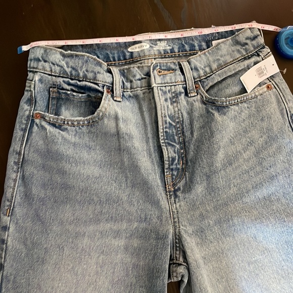 Old navy high waisted jeans - Picture 3 of 4